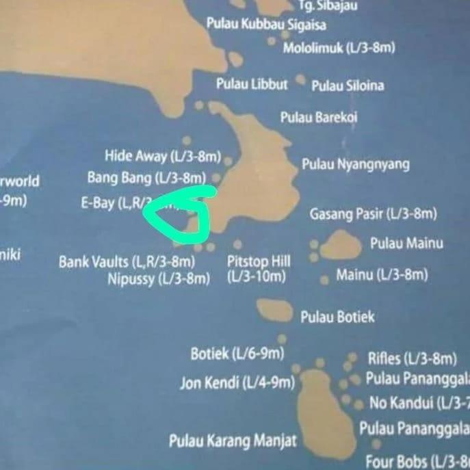 Masokut Surf Camp Siberut Hotel Exterior photo